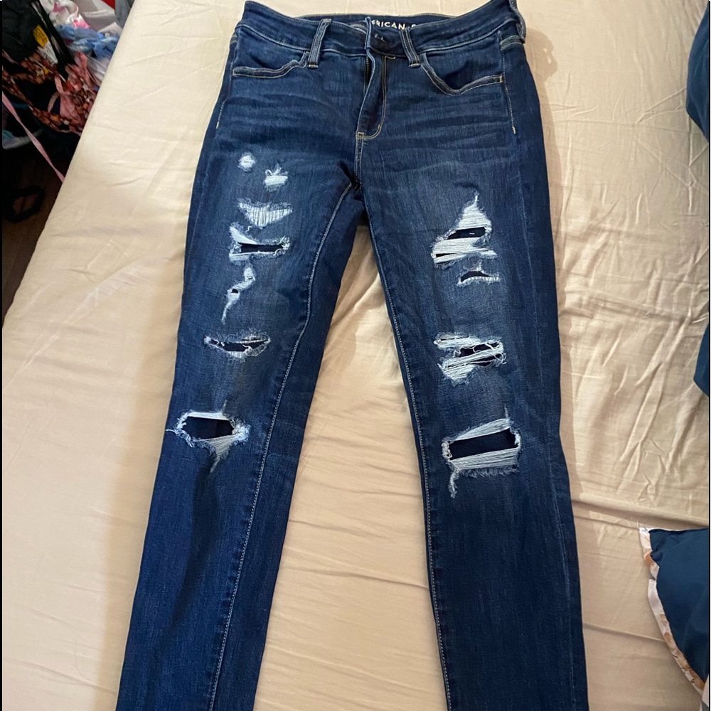 NWOT AE jeggings. Cute distressed dark wash